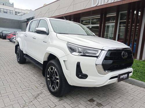 TOYOTA HILUX 2.8 D-4D TURBO DIESEL CD SRX PLUS 4X4 AUTOMÁTICO TOYOTA HILUX 2.8 D-4D TURBO DIESEL CD SRX PLUS 4X4 AUTOMÁTICO